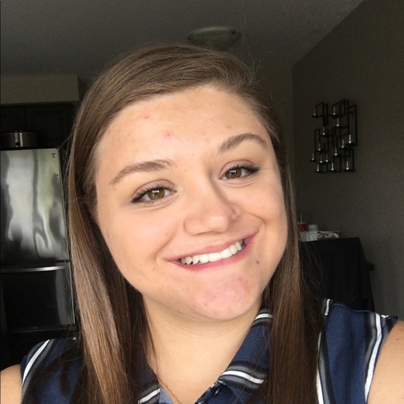 Meet your Posher, Daniella - Picture 1 of 1